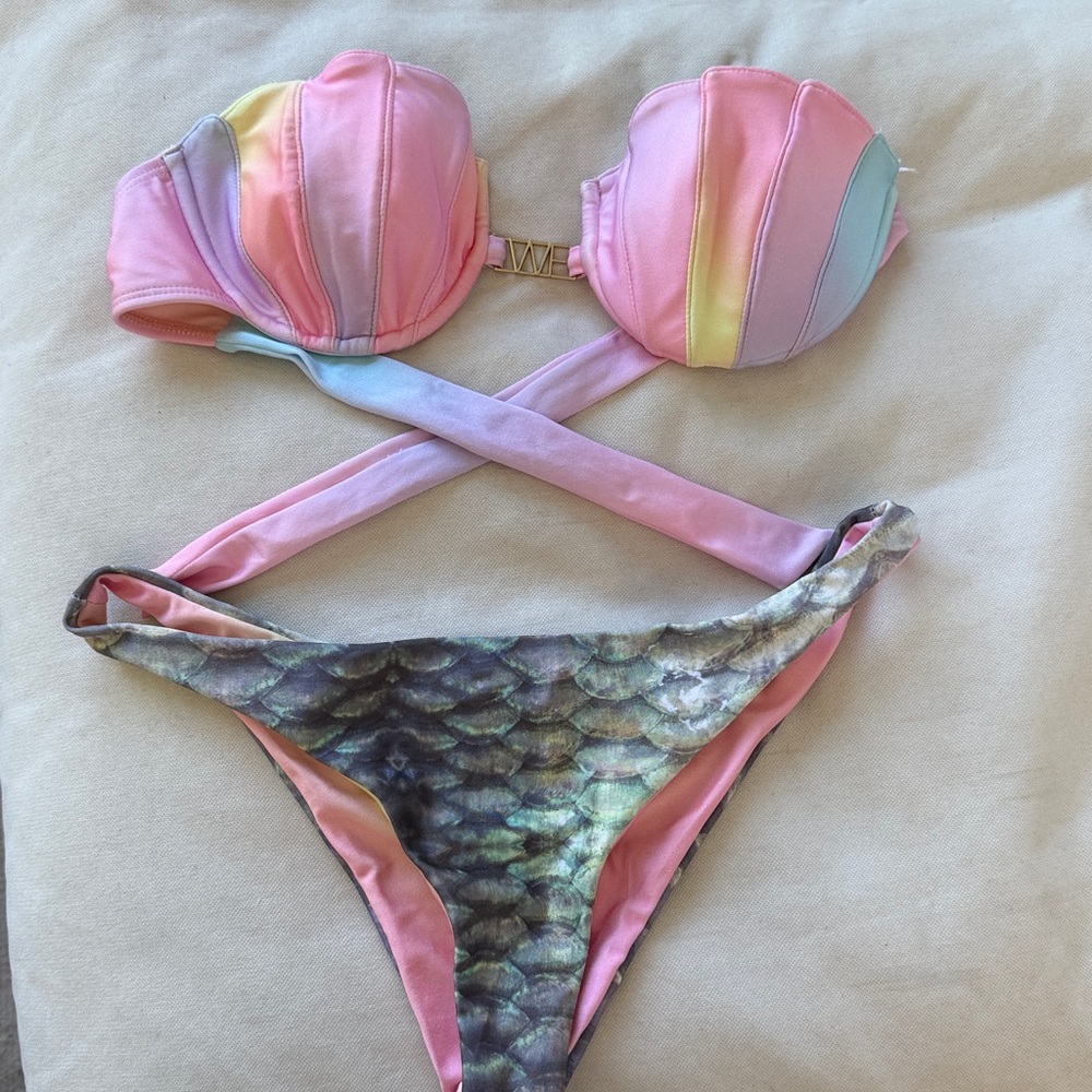 RARE Pastel WILDFOX Clam Shell Bikini S/M